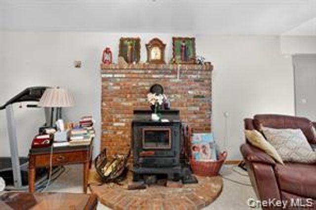 72 Peddler Hill Road, Monroe, NY 10950