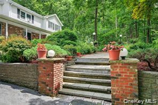 72 Peddler Hill Road, Monroe, NY 10950
