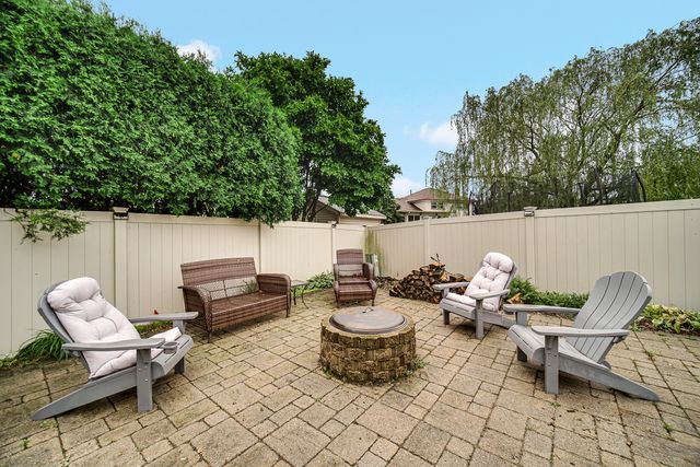 8601 Bethany Lane, Tinley Park, IL 60487