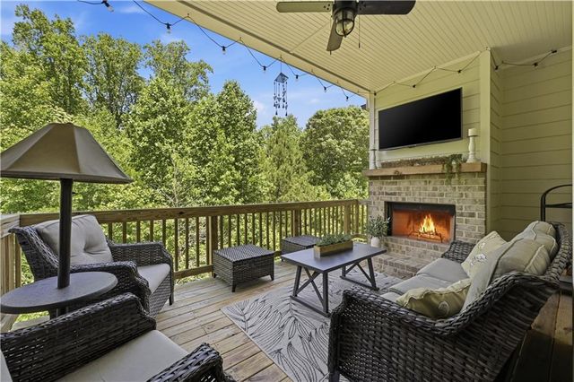 281 Charlotte Drive, Hoschton, GA 30548