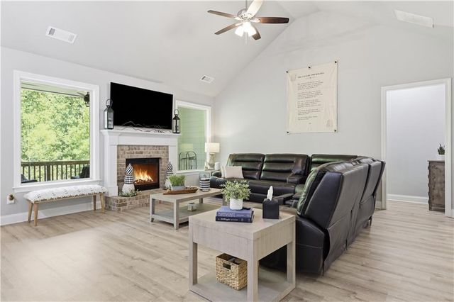 281 Charlotte Drive, Hoschton, GA 30548