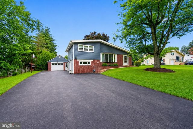 1649 MUHLENBURG DR, Blue Bell, PA 19422