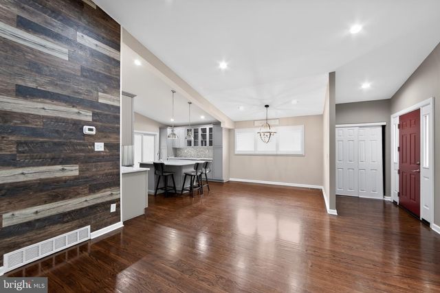 1649 MUHLENBURG DR, Blue Bell, PA 19422