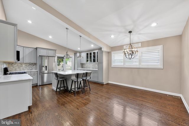 1649 MUHLENBURG DR, Blue Bell, PA 19422
