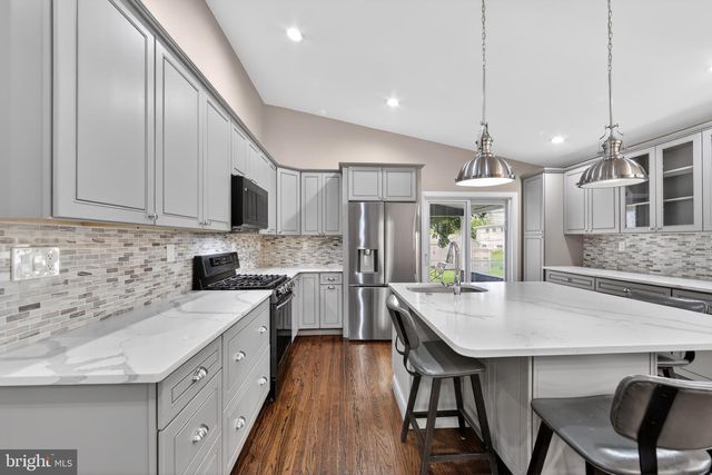 1649 MUHLENBURG DR, Blue Bell, PA 19422