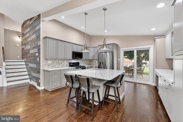 1649 MUHLENBURG DR, Blue Bell, PA 19422