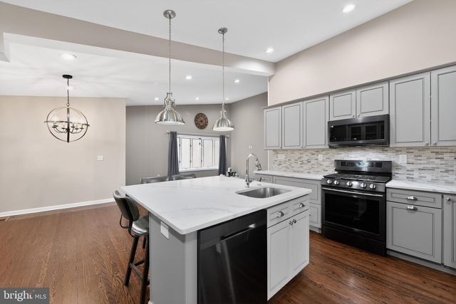 1649 MUHLENBURG DR, Blue Bell, PA 19422