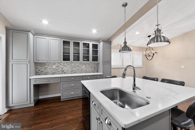 1649 MUHLENBURG DR, Blue Bell, PA 19422