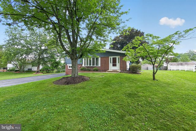 1649 MUHLENBURG DR, Blue Bell, PA 19422