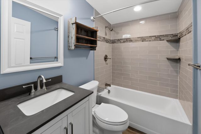 1649 MUHLENBURG DR, Blue Bell, PA 19422