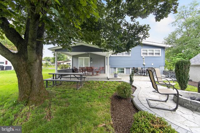 1649 MUHLENBURG DR, Blue Bell, PA 19422