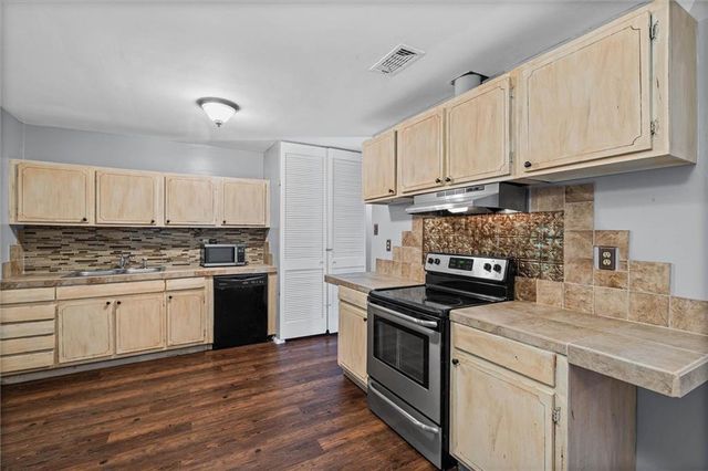 1405 Alvarez Drive, Saraland, AL 36571