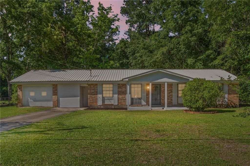 1405 Alvarez Drive, Saraland, AL 36571
