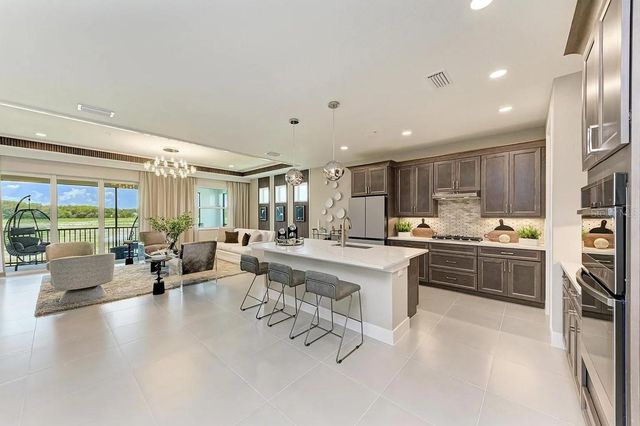 10016 REMBRANDT WAY 201, Bradenton, FL 34212