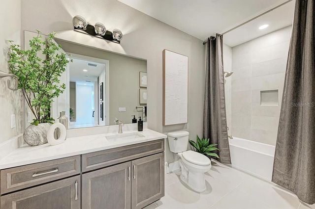 10016 REMBRANDT WAY 201, Bradenton, FL 34212