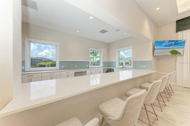 10016 REMBRANDT WAY 201, Bradenton, FL 34212