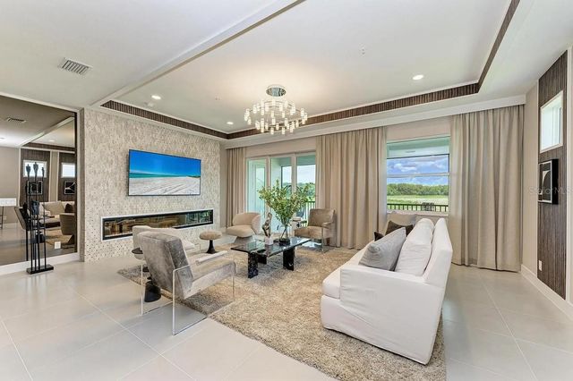 10016 REMBRANDT WAY 201, Bradenton, FL 34212