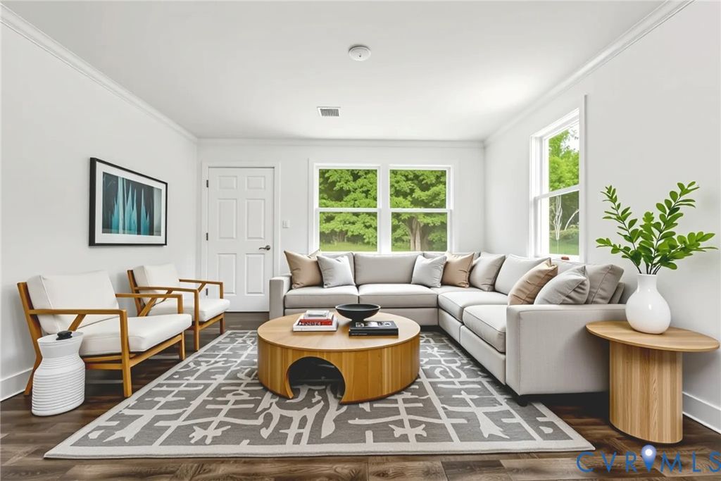 4 W Jerald St, Highland Springs, VA 23075