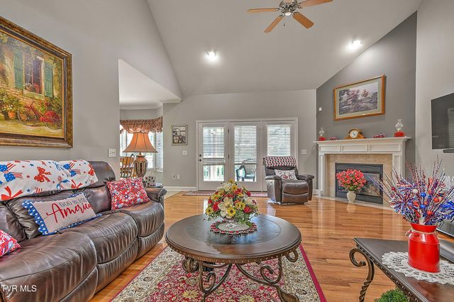 1139 Waterbrooke Lane, Johnson City, TN 37604