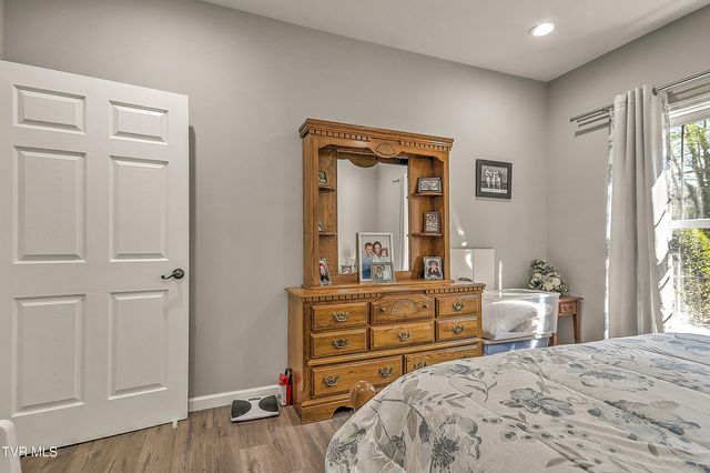 1139 Waterbrooke Lane, Johnson City, TN 37604