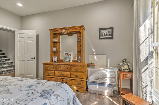 1139 Waterbrooke Lane, Johnson City, TN 37604