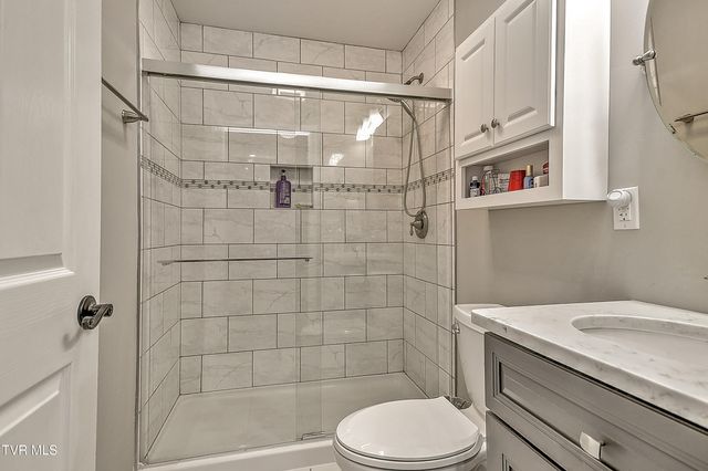 1139 Waterbrooke Lane, Johnson City, TN 37604