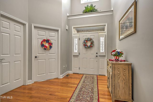 1139 Waterbrooke Lane, Johnson City, TN 37604