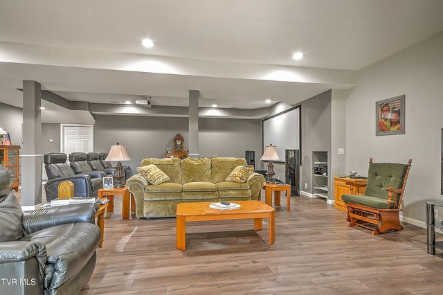 1139 Waterbrooke Lane, Johnson City, TN 37604