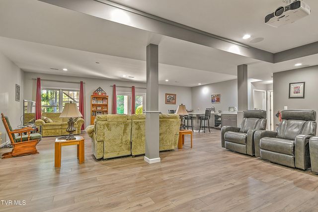 1139 Waterbrooke Lane, Johnson City, TN 37604