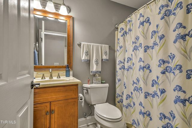 1139 Waterbrooke Lane, Johnson City, TN 37604