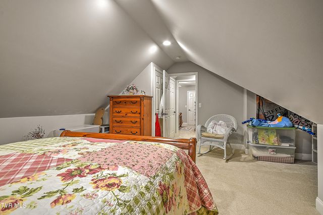 1139 Waterbrooke Lane, Johnson City, TN 37604
