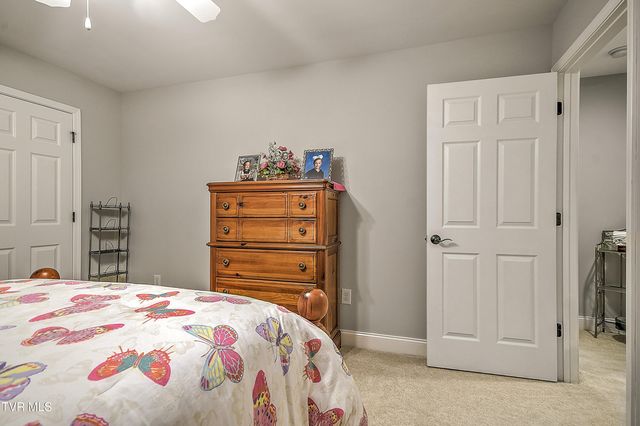 1139 Waterbrooke Lane, Johnson City, TN 37604