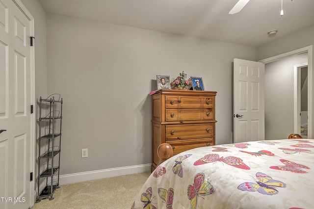 1139 Waterbrooke Lane, Johnson City, TN 37604