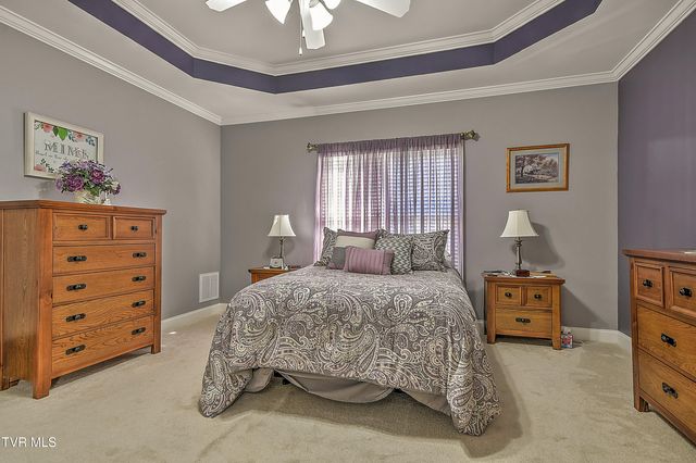 1139 Waterbrooke Lane, Johnson City, TN 37604
