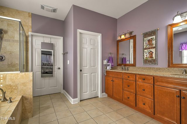1139 Waterbrooke Lane, Johnson City, TN 37604