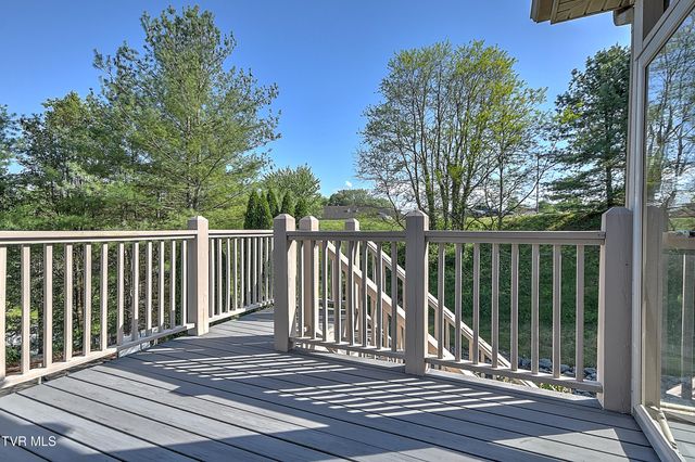 1139 Waterbrooke Lane, Johnson City, TN 37604