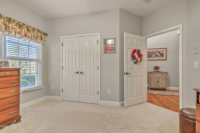 1139 Waterbrooke Lane, Johnson City, TN 37604