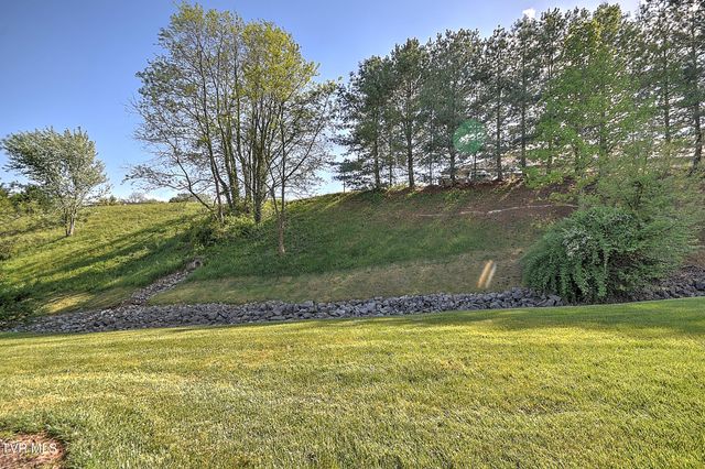 1139 Waterbrooke Lane, Johnson City, TN 37604