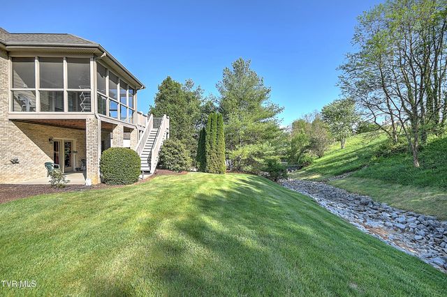 1139 Waterbrooke Lane, Johnson City, TN 37604