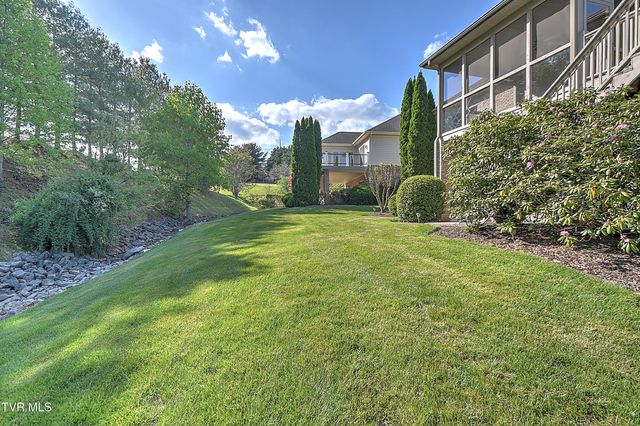 1139 Waterbrooke Lane, Johnson City, TN 37604
