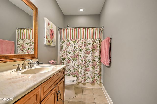 1139 Waterbrooke Lane, Johnson City, TN 37604