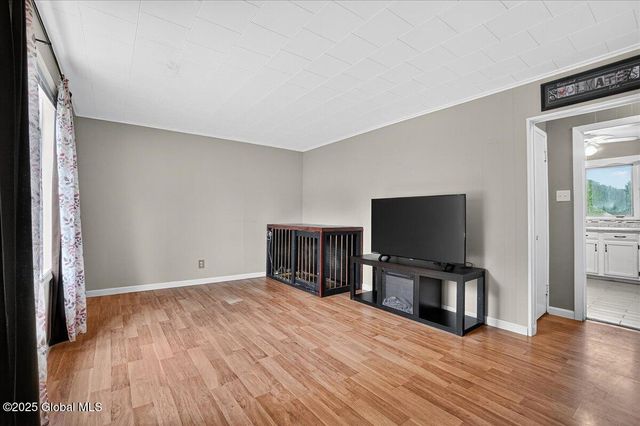 305 Elder Street, Schenectady, NY 12304