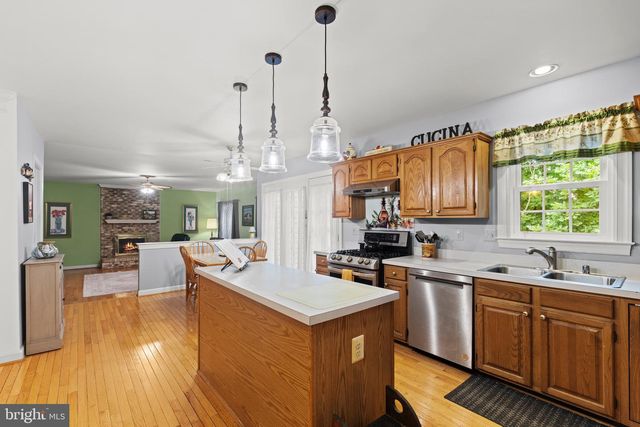 6705 ROCK FALL CT, Clifton, VA 20124