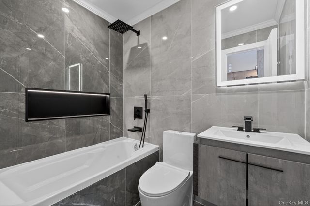 147-72 huxley Street, Rosedale, NY 11432