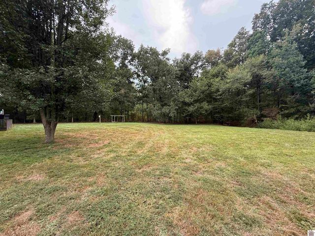 1473 Watson Rd, Murray, KY 42071