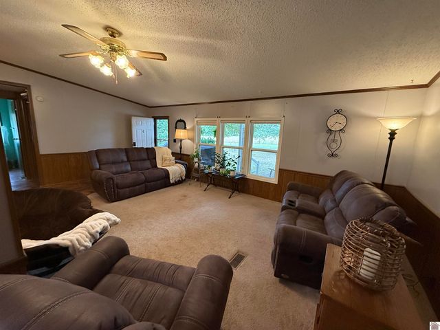 1473 Watson Rd, Murray, KY 42071