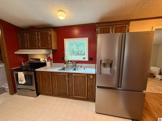 1473 Watson Rd, Murray, KY 42071