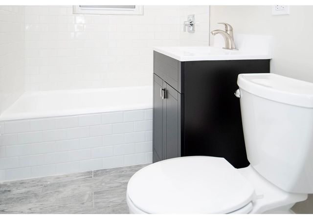 648 W Roscoe Street 2N, Chicago, IL 60657