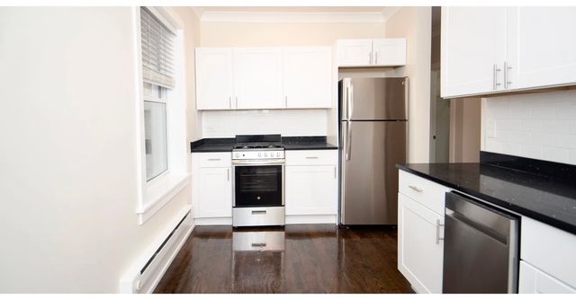 648 W Roscoe Street 2N, Chicago, IL 60657