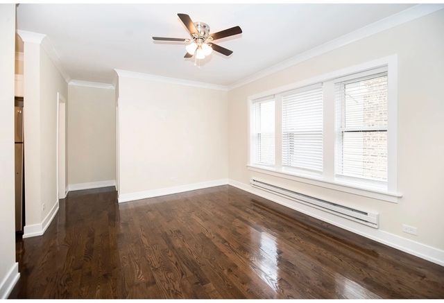 648 W Roscoe Street 2N, Chicago, IL 60657